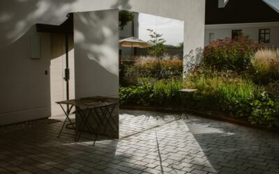 Outdoor patio with 20mm porcelain pavers installed on a pedestal system