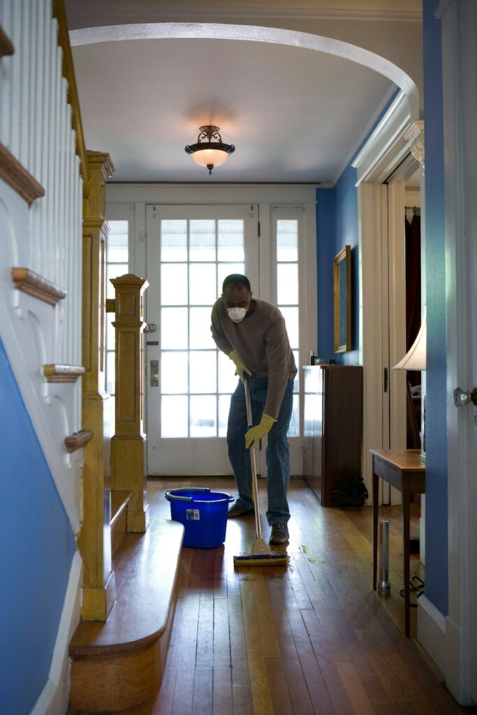 Best Mops for Hardwood Floors - What Actually Works (and What Ruins Your Floor)