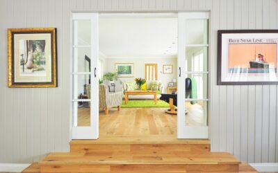Solid Wood vs Engineered Hardwood - Stability, Cost, and Install