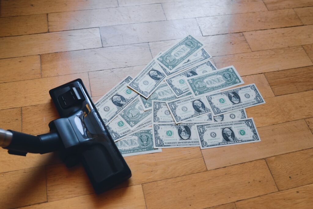 Laminate Flooring Labor Cost Per Square Foot: Average Prices and Budget Guide