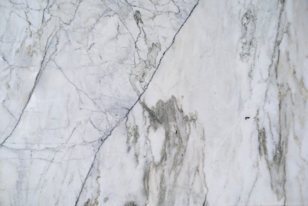 Marble Tile Backsplash: The Complete Design and Installation Guide