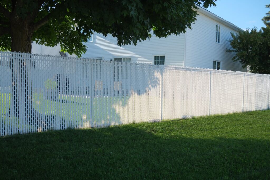 Vinyl Fence Brackets: The Complete Guide for Homeowners