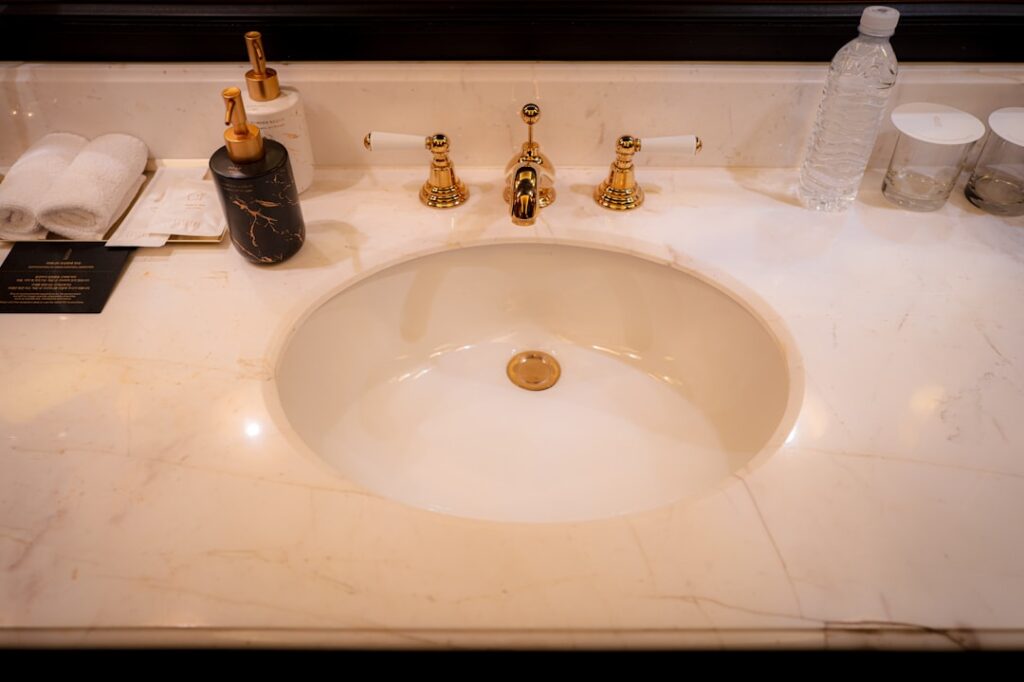 30-Inch Bathroom Vanity With Sink: Sizes and Picks