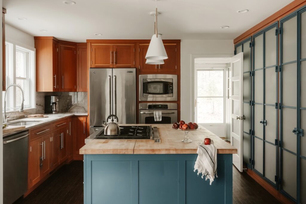 Blue Kitchen Walls With White Cabinets: Design Ideas