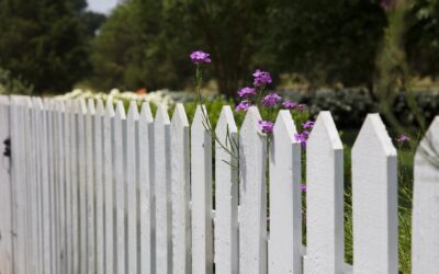 4-Ft White Vinyl Picket Fence: Costs & Buying Guide