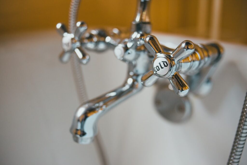 Bathtub Faucet: Types and Buying Guide