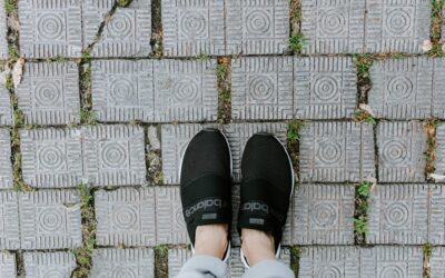 Best Shoes for Walking on Concrete All Day (Tested)