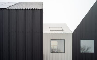 Black Metal Roof: Looks, Heat, and Pairing Guide