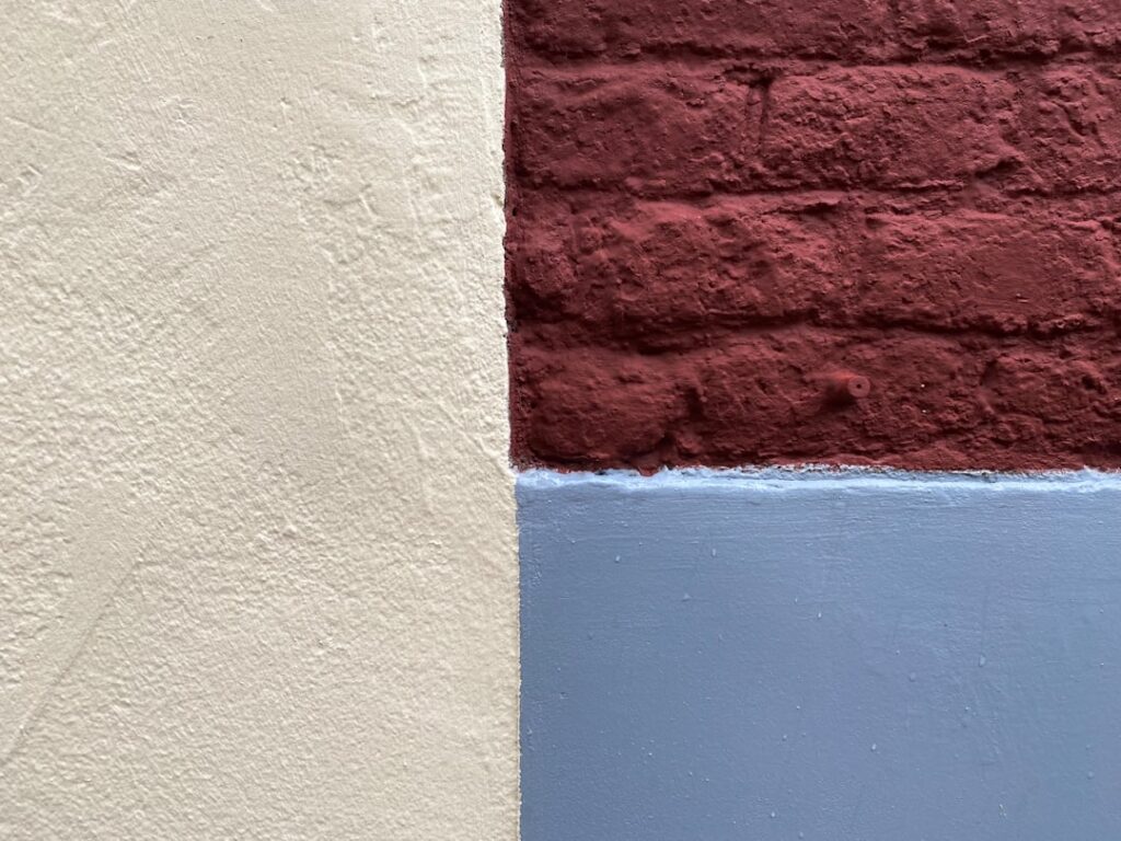 Caulk Before or After Painting? The Right Order