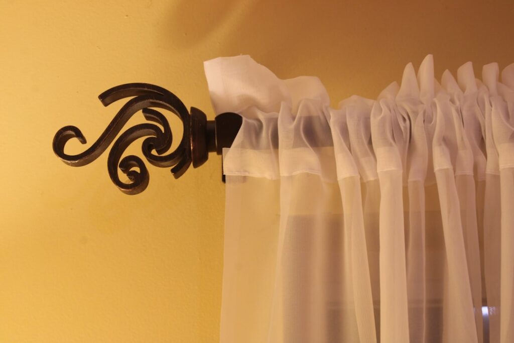 Ceiling Mount Curtain Rod: Styles and Install Guide