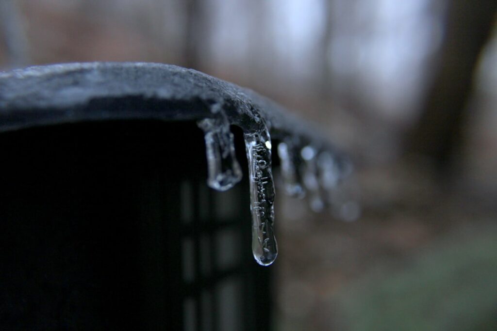 Cold Weather Caulk: Sealing Below 40°F Done Right