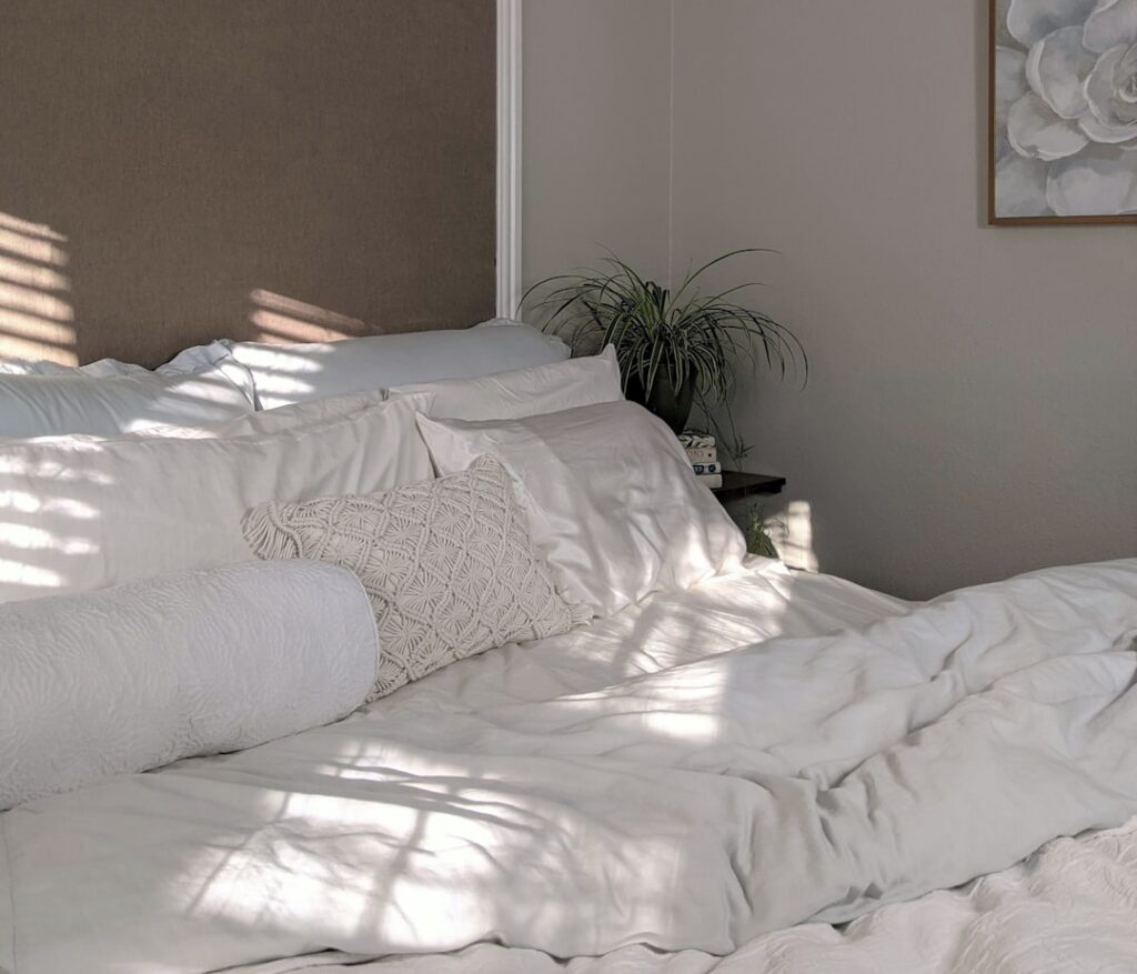 Cozy Calm Bedroom Paint Colors: Soothing Shades