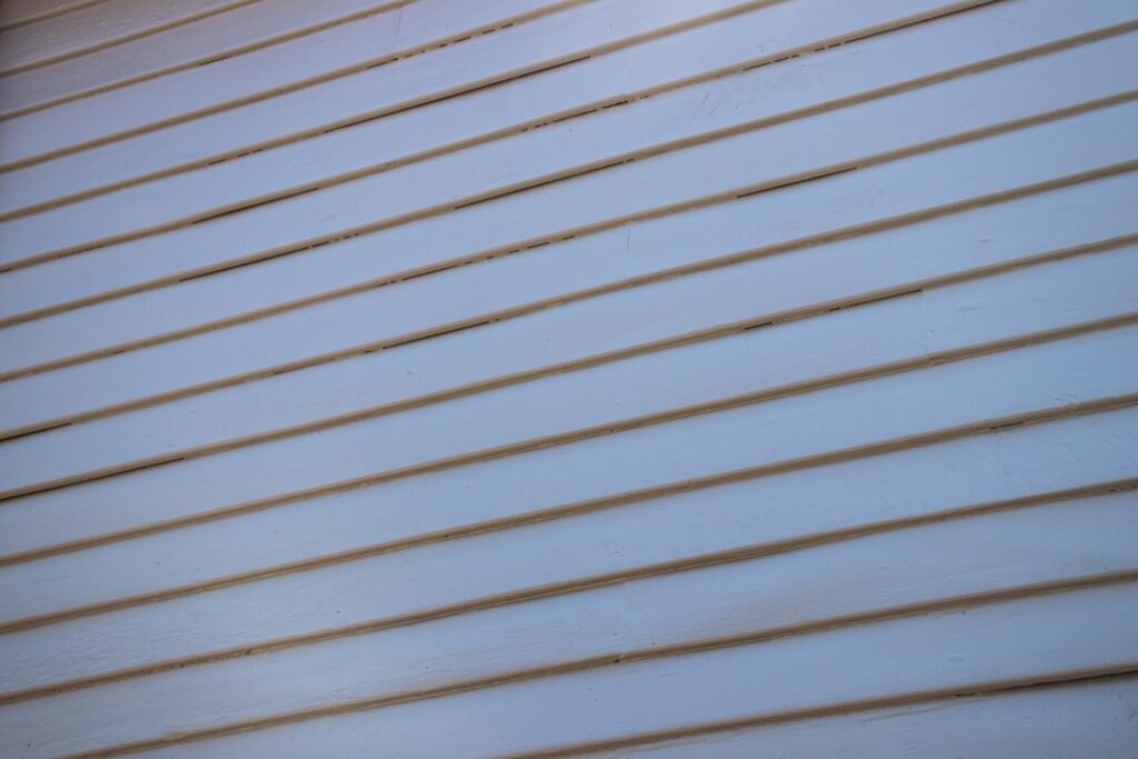 Dutch Lap Vinyl Siding: Styles, Costs & Buying