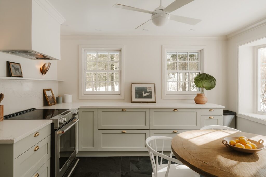 Farmhouse Ceiling Fan: Rustic Styles and Picks