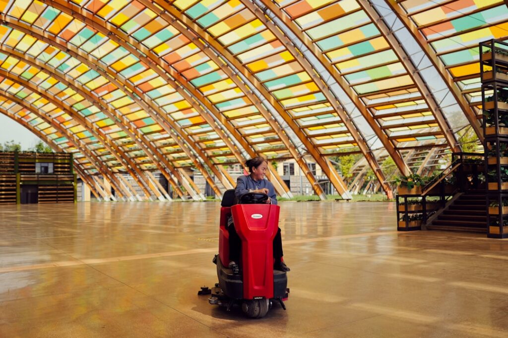 Floor Cleaning Equipment Rental: Costs and Options Guide