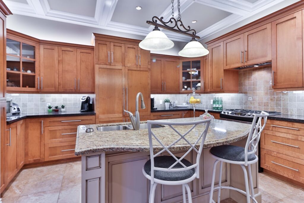 Granite Countertops With Oak Cabinets: Best Pairings