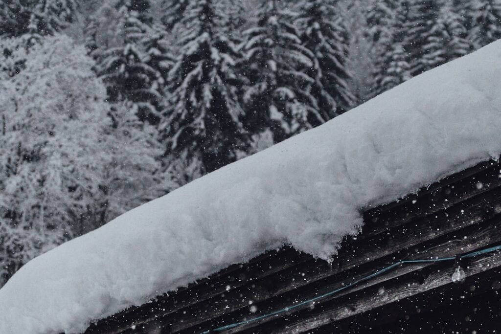 How Much Snow Can a Roof Hold? Load Limits