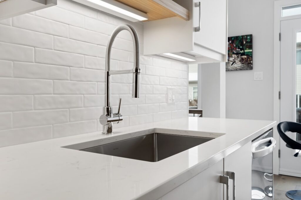 Kitchen Sink Backsplash: Protecting the Wet Zone
