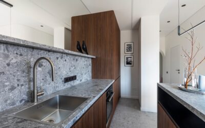 Mirror Backsplash Kitchen: Glamour With Caveats