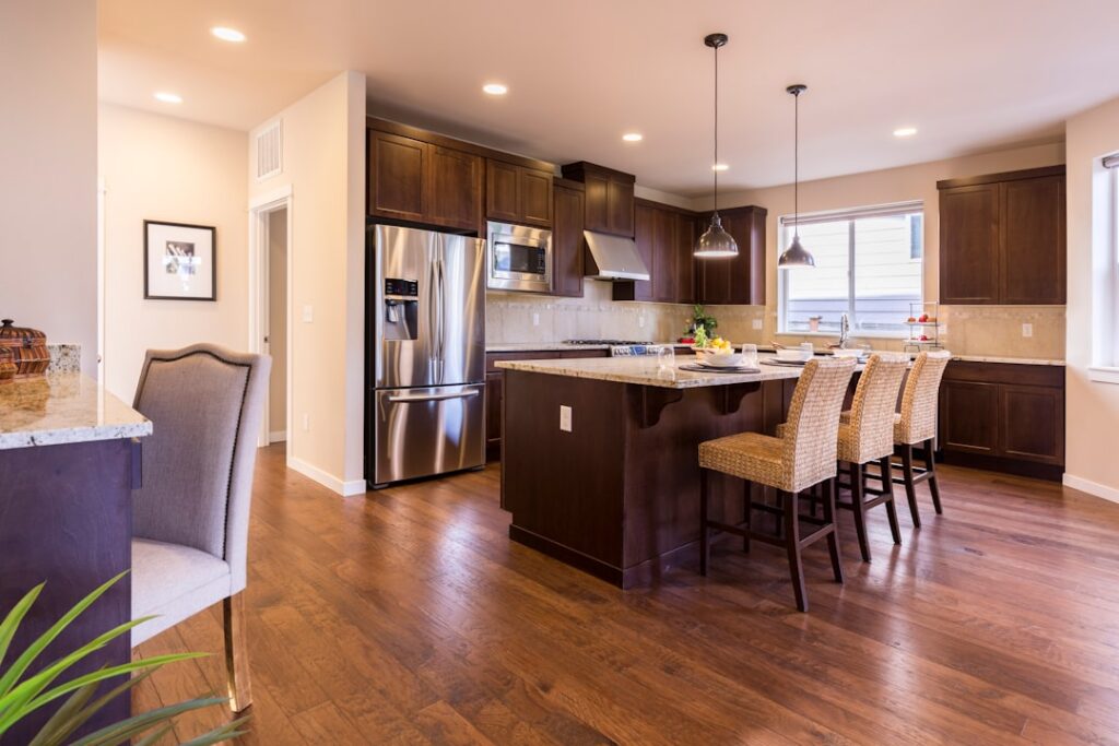 Paint Colors for Dark Wood Floors: Best Pairings