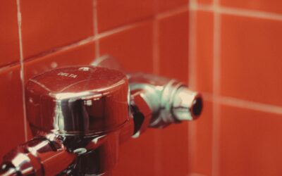 Plumbers Caulk: Where to Use It Around Sinks and Tubs