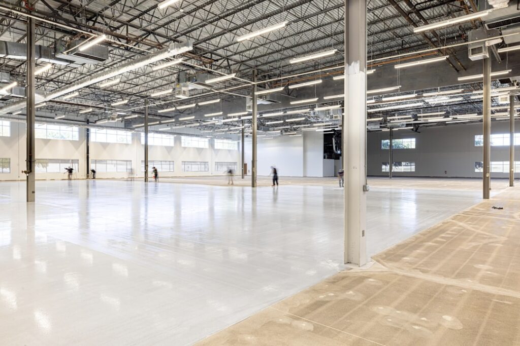Flooring Contractors in Houston, TX: Pros, Cons, and How to Hire