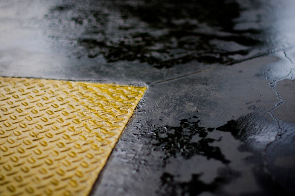Garage Floor Squeegee: Complete Guide for Homeowners