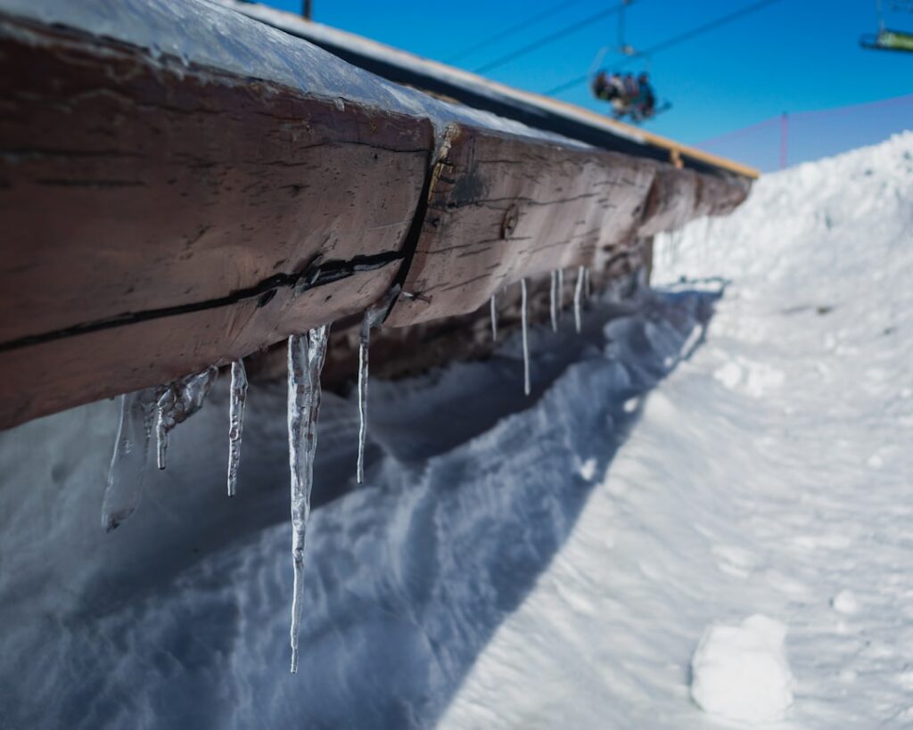 How to Prevent Ice Dams in Gutters