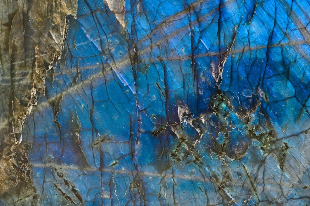 Labradorite Tile: Complete Guide for Homeowners