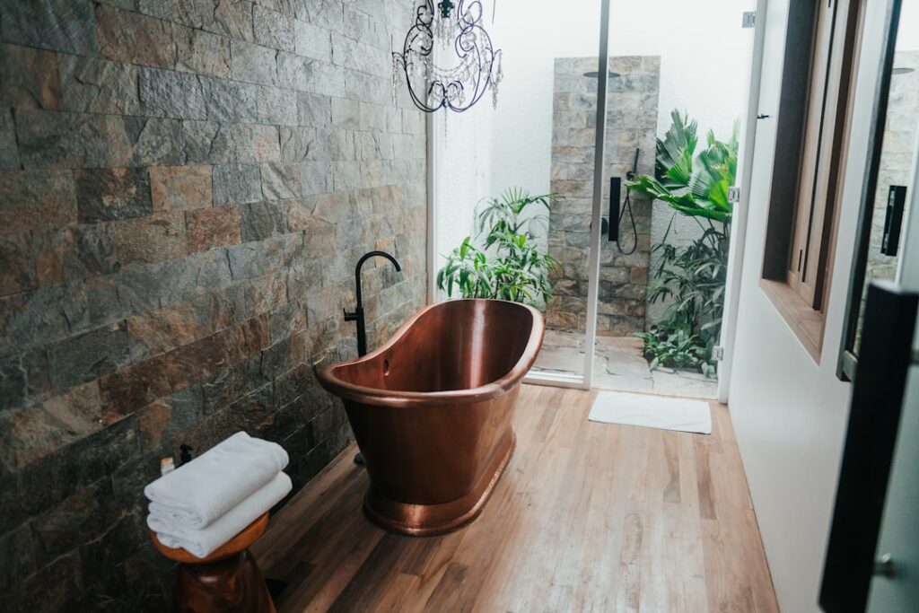 Mixed Metals in the Bathroom: How to Combine Finishes