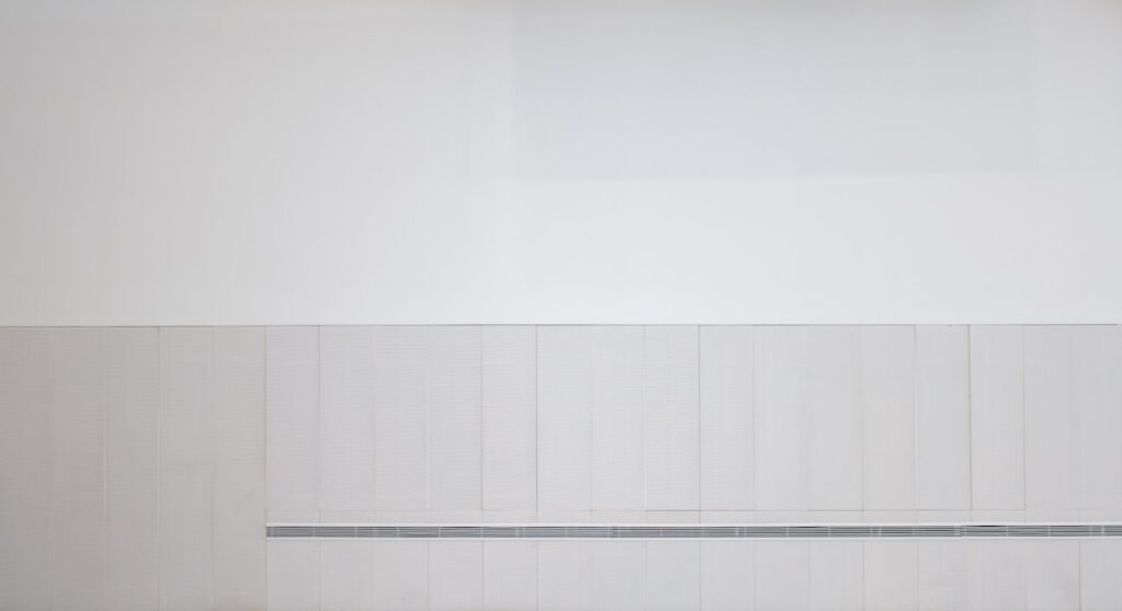 Off White Backsplash: Design Inspiration for Your Home