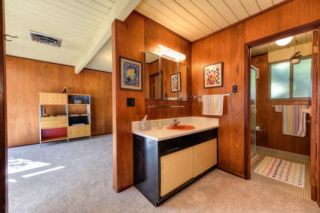 Original Mid-Century Bathroom: Restore or Update?