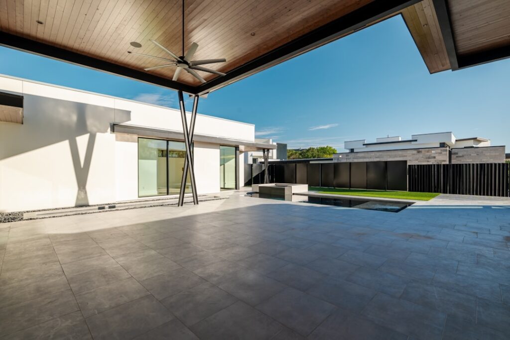 Waterproof Outdoor Patio Fans: A Contractor’s Buying Guide