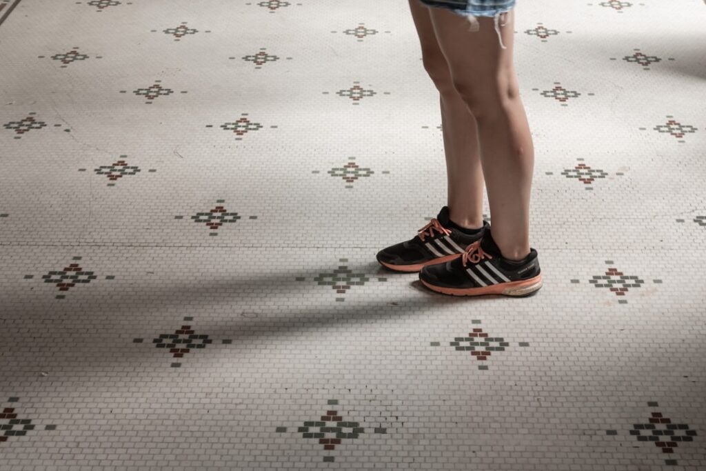 Retro Vinyl Sheet Flooring: Pros, Cons, and Buying Guide