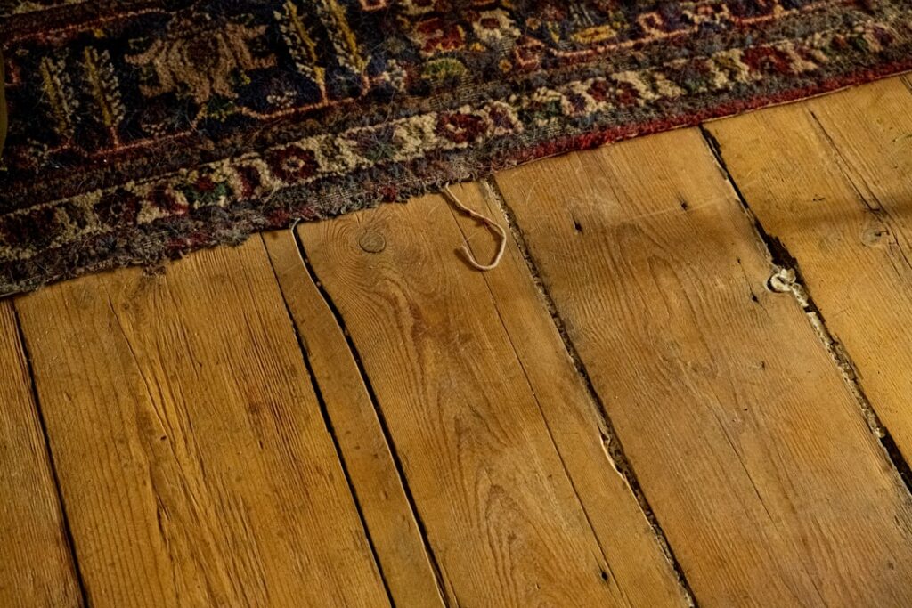 Rug Pads for Wood Floors: How to Choose the Safe Ones
