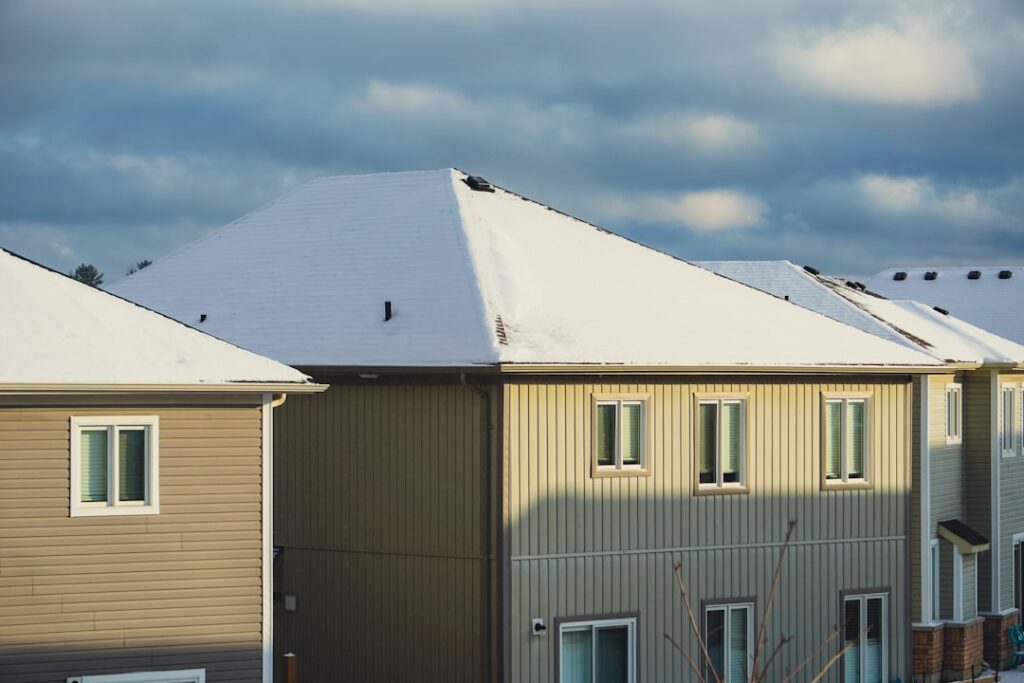 RV Roof Cover for Winter: Options and Tips