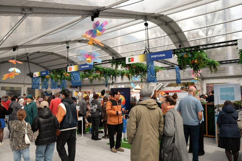 Trade Show Booth Flooring: Pros, Cons, and Buying Guide