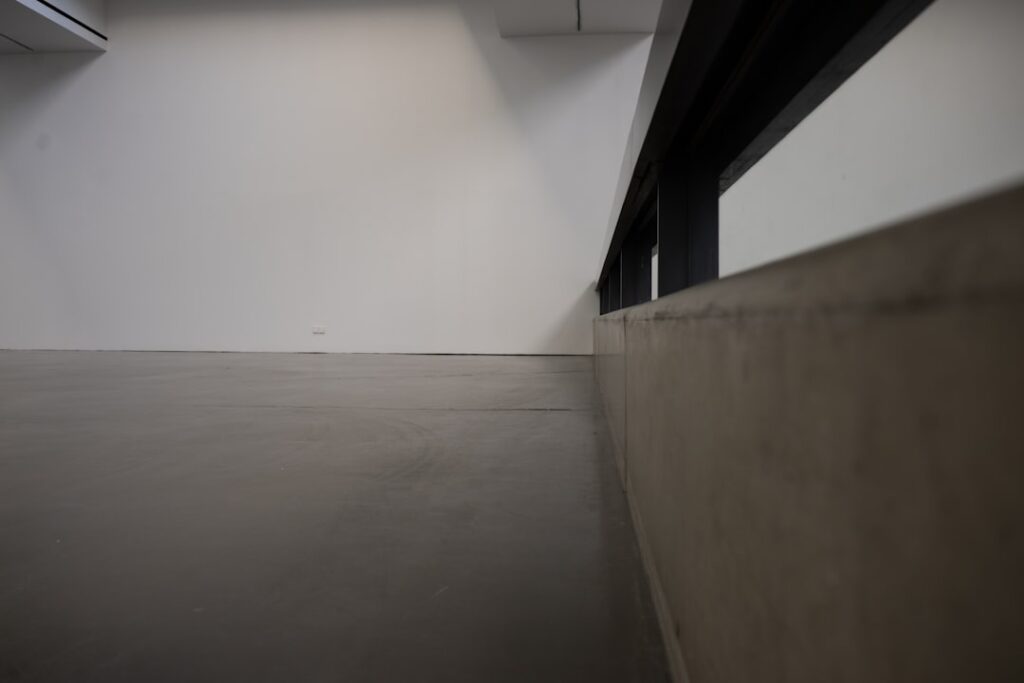 Gray Epoxy Garage Floor: Pros, Cons, and Buying Guide