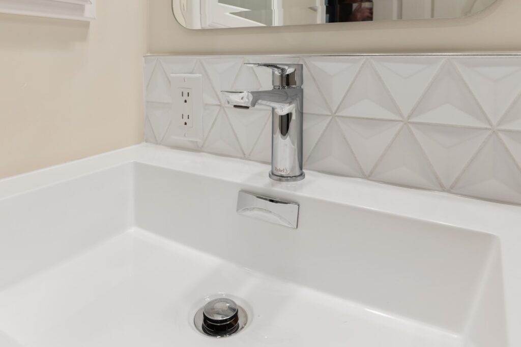 Laundry Room Wall Art: Ideas to Style a Hardworking Space