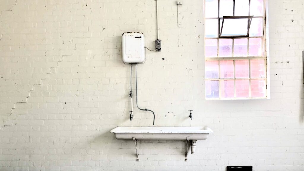 Electric Tankless Hot Water Heater: Complete Guide for Homeowners