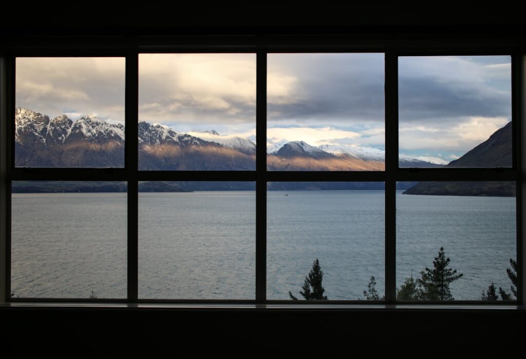 Fixed Picture Window: Big Views, Low Energy Loss