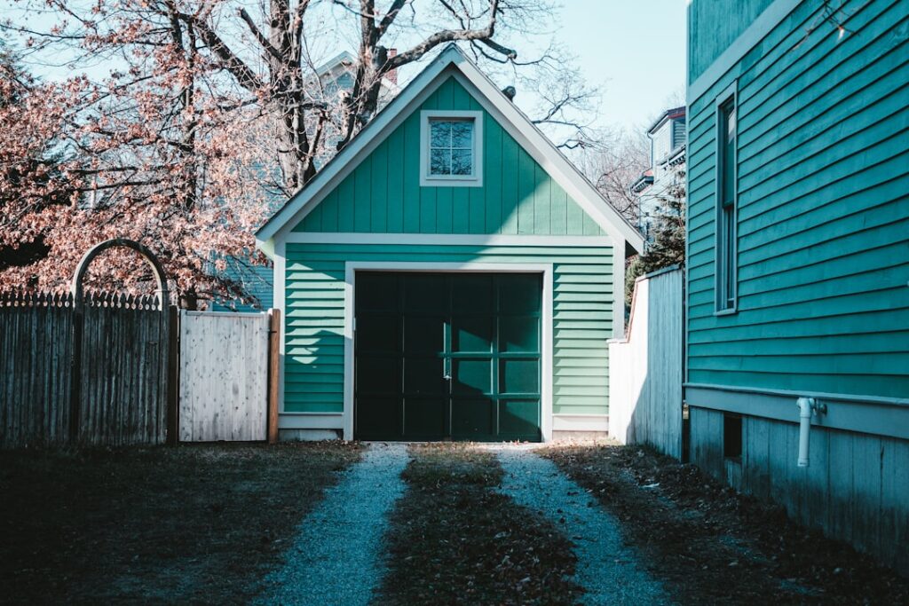 Garage Paint Colors: How to Choose Walls, Floors, and Trim