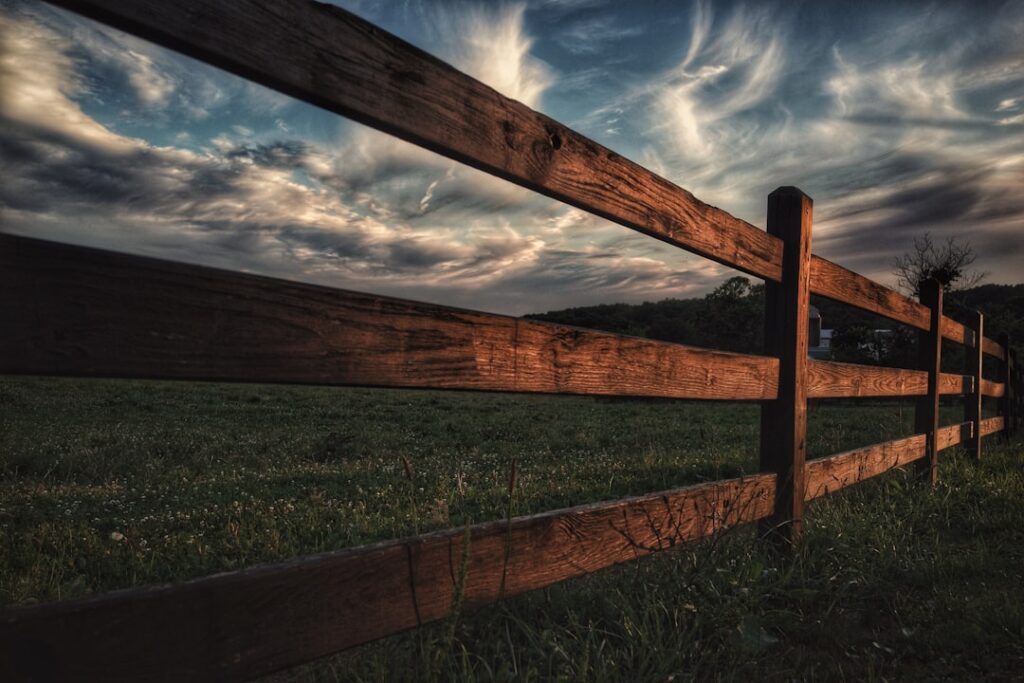 Horizontal Wood Fence: Complete Guide for Homeowners