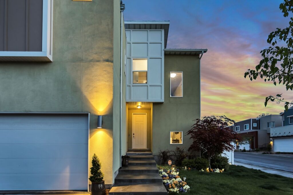 Modern Exterior Paint Colors: Complete Guide for Homeowners