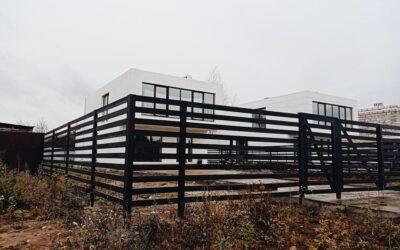 Modern Metal and Wood Fence: Complete Guide for Homeowners