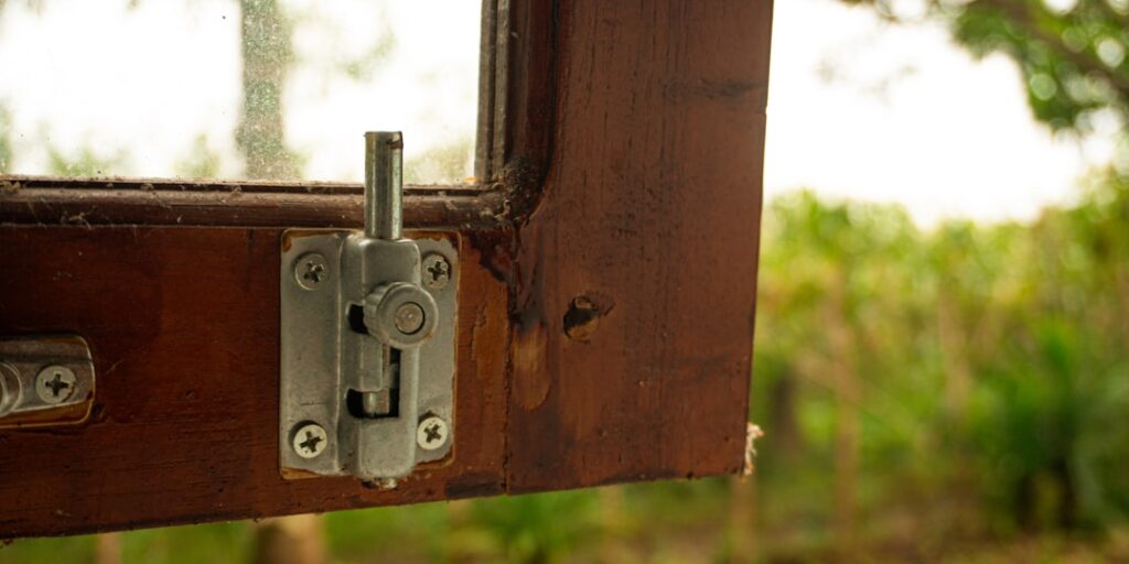 Screen Door Latch: Complete Guide for Homeowners