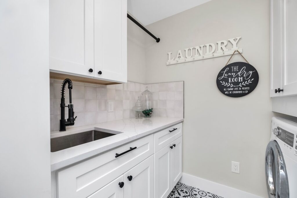 Small Laundry Room Paint Colors: A Complete Guide for Homeowners