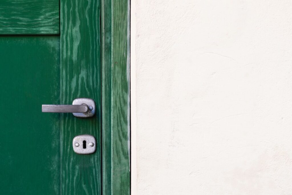 Storm Door Closer: A Complete Guide for Homeowners