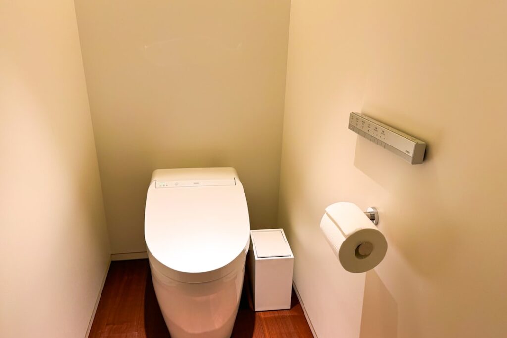 TOTO Toilet Seat: Complete Guide