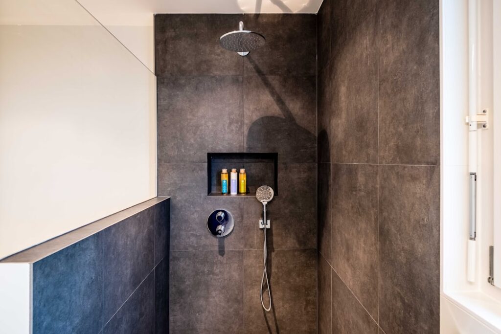 Walk in Shower with Wall: A Complete Design and Build Guide